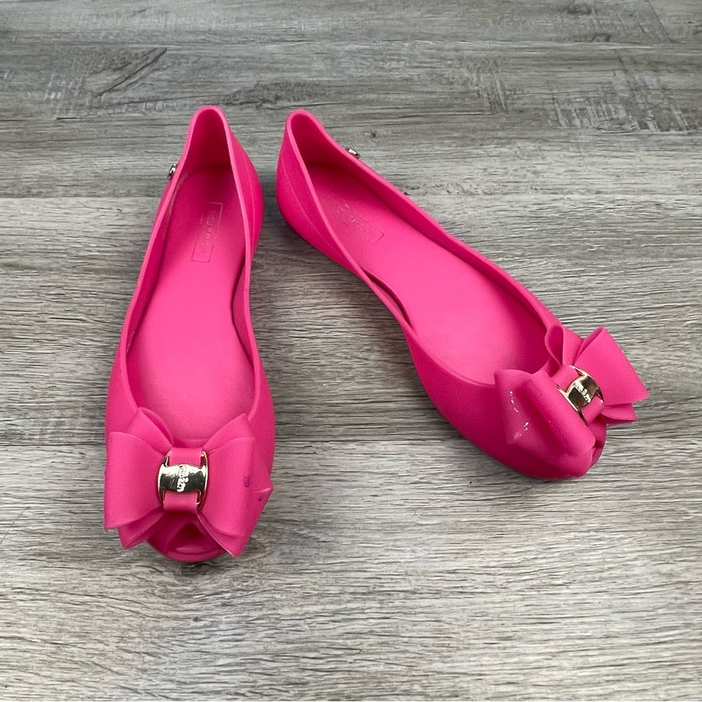 Victoria Adames Swim Shoes Hot Pink Size 7 GUC